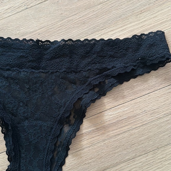 Victoria’s Secret Sexy Lace panties - Picture 4 of 5